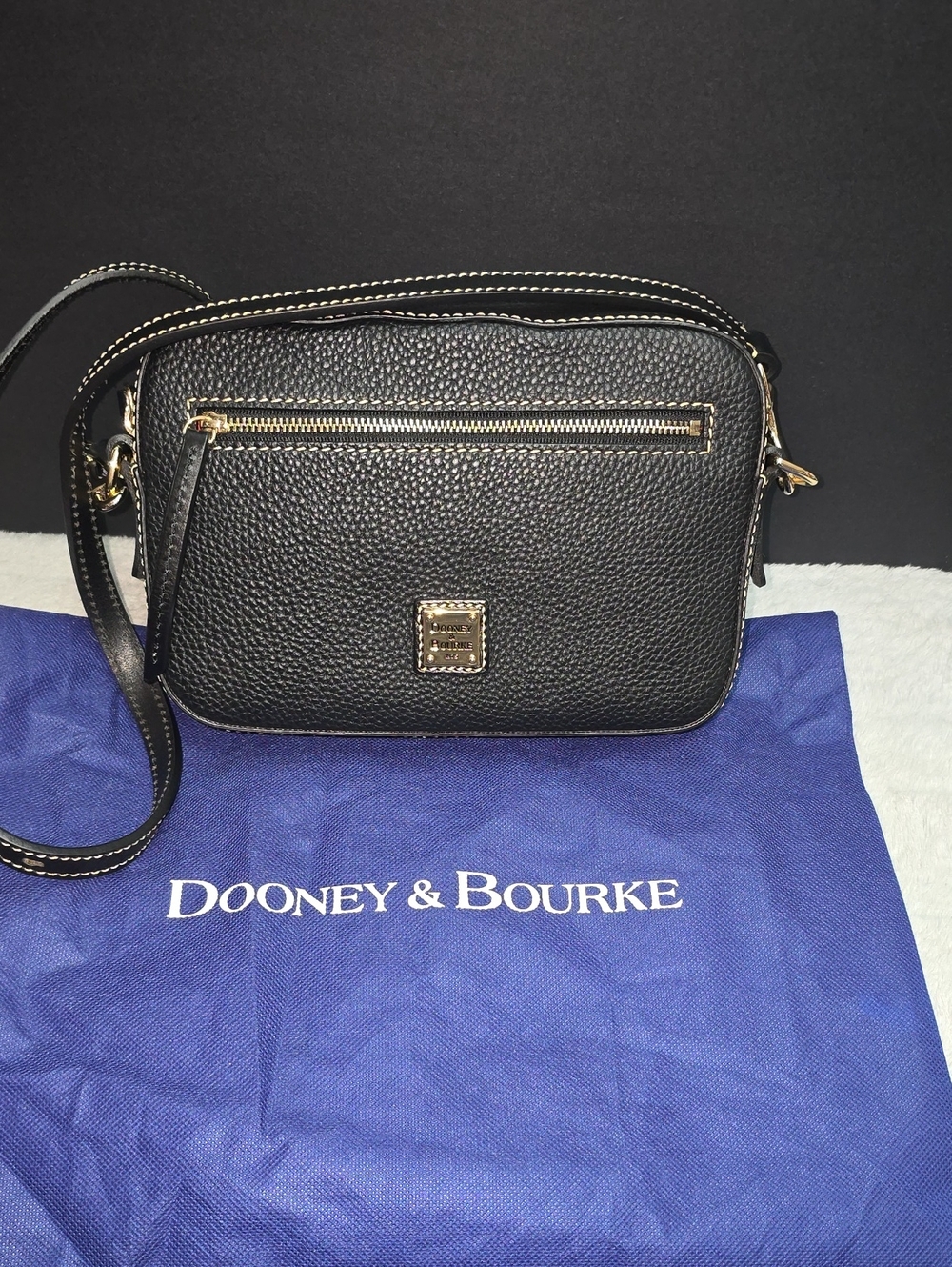 Dooney & Bourke Pebble Grain Zip Camera Crossbody